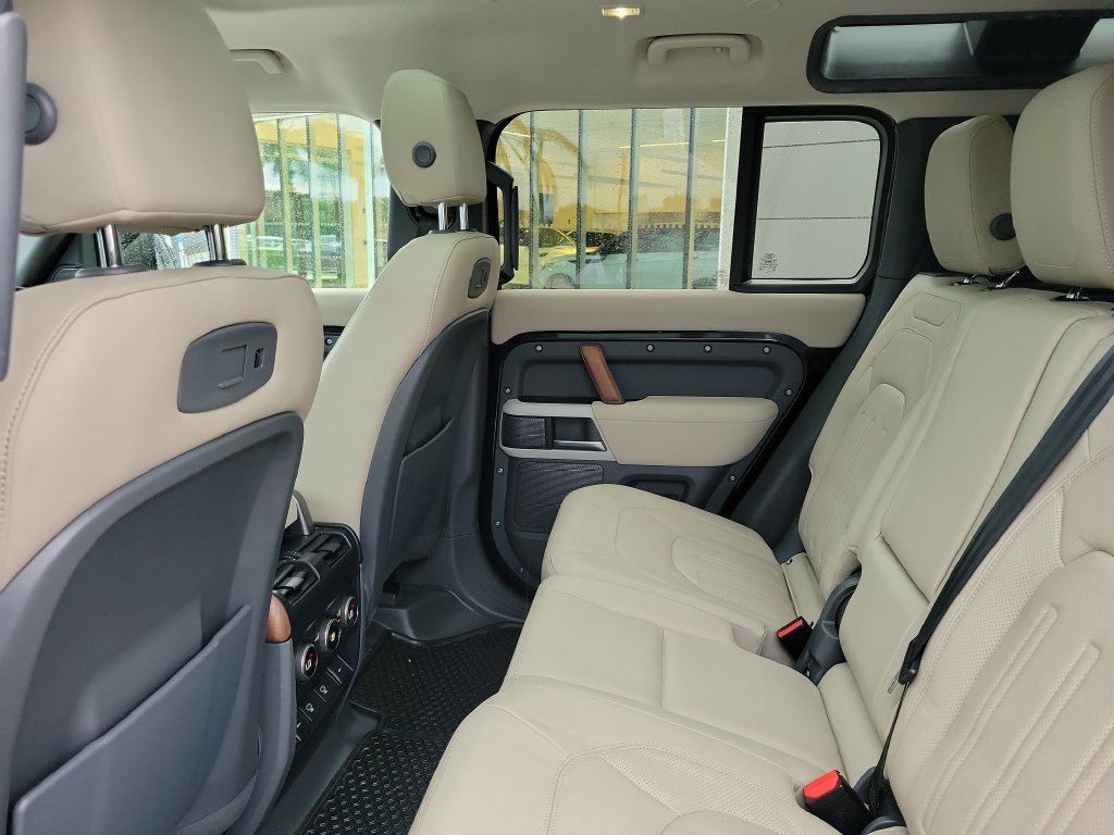 Used 2022 Land Rover Defender 110 S AWD/4WD image 15