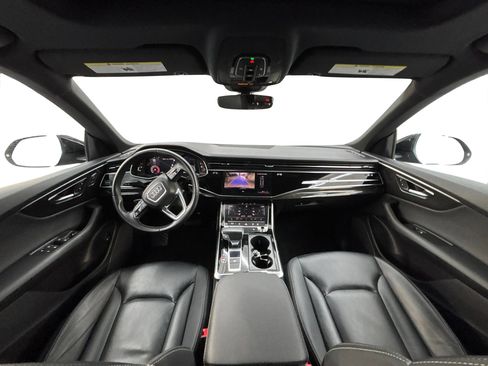 Used 2019 Audi Q8 Premium image 17
