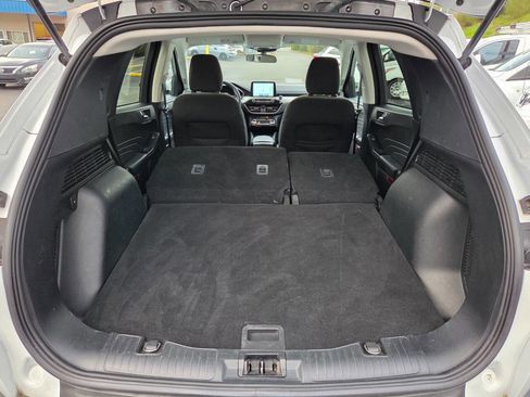 Used 2021 Ford Escape SE image 21