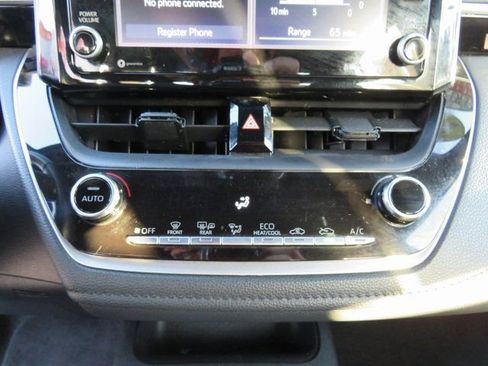 Used 2022 Toyota Corolla SE image 25