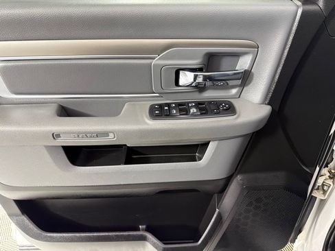 Used 2019 RAM 1500 Classic SLT AWD/4WD image 11