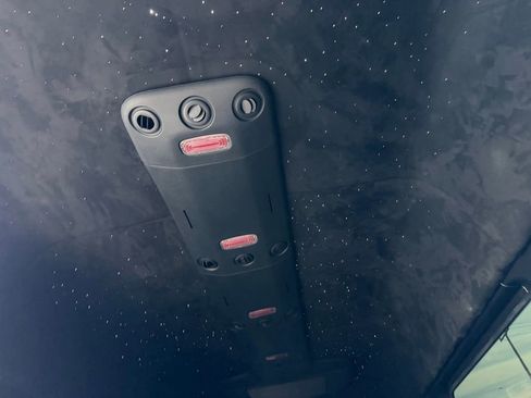 Used 2024 Mercedes-Benz Sprinter 2500 image 32