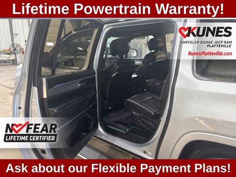 Used 2023 Jeep Grand Wagoneer L Series III w/ HD Trailer Tow Package image 17