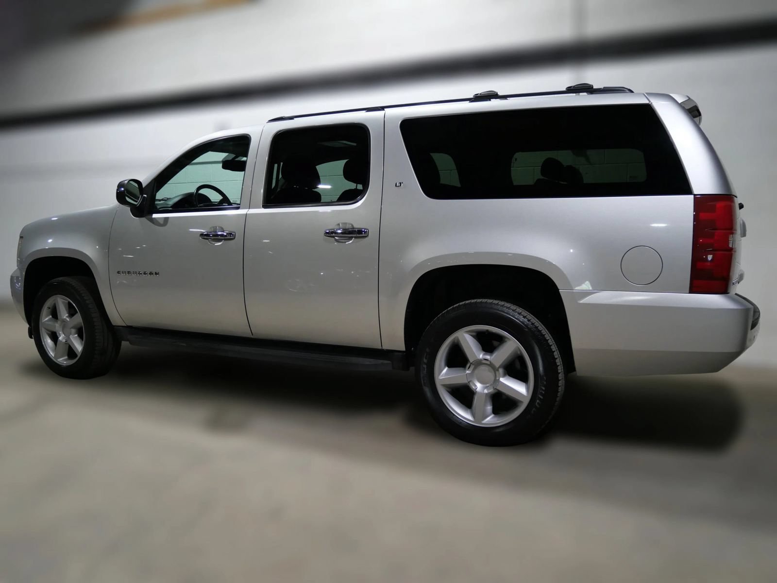 Used 2011 Chevrolet Suburban LT w/ Regional Value Package AWD/4WD image 3