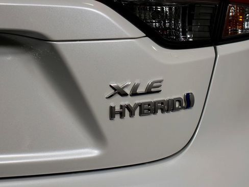 Used 2023 Toyota Corolla XLE image 16