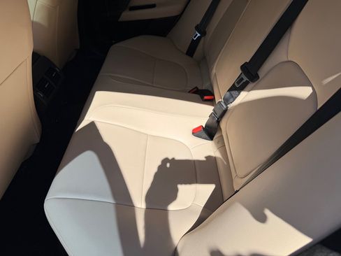 Used 2017 Jaguar XE RWD image 18