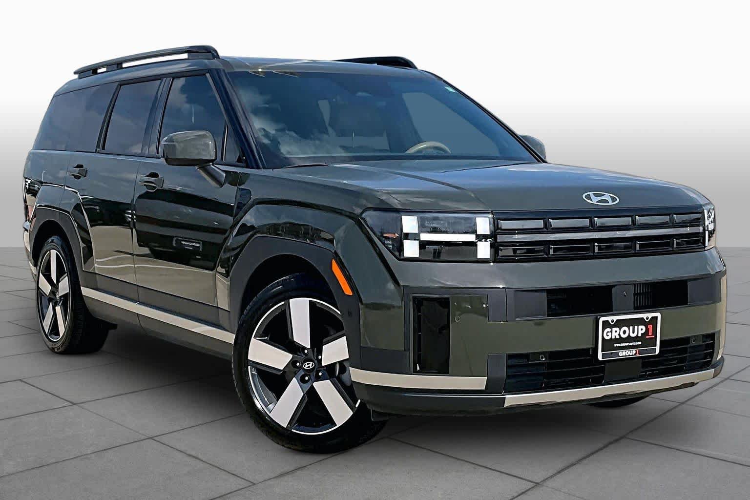 Used 2025 Hyundai Santa Fe Limited FWD image 3