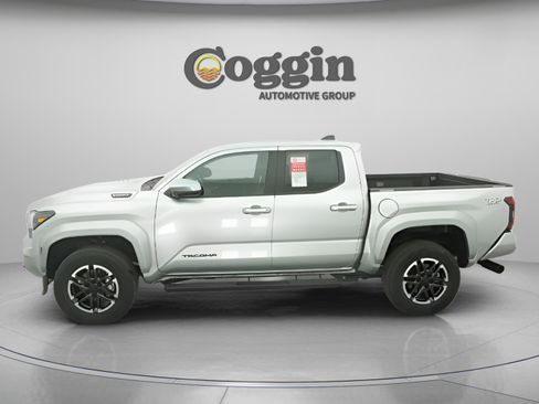 New 2025 Toyota Tacoma TRD Sport AWD/4WD image 7