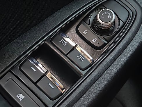 Certified 2025 Subaru Ascent Premium w/ Premium Package image 18