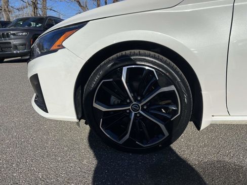 Used 2023 Nissan Altima 2.5 SR w/ SR Premium Package image 14