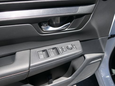 Used 2025 Honda CR-V Sport image 14
