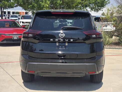 Used 2025 Nissan Rogue SV FWD image 13