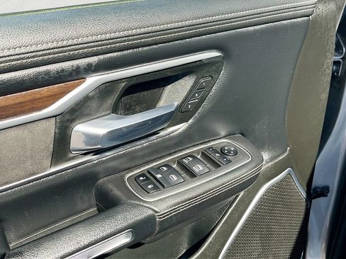 Used 2022 RAM 1500 Laramie AWD/4WD image 17