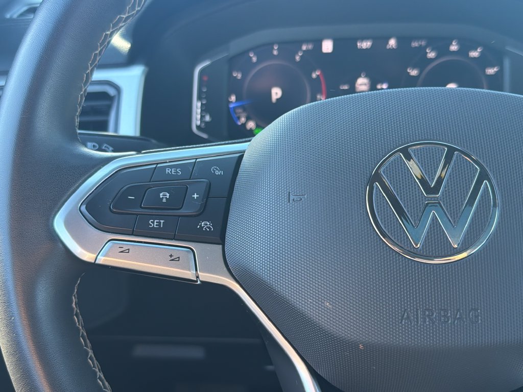 Certified 2022 Volkswagen Atlas Cross Sport SEL AWD/4WD image 13