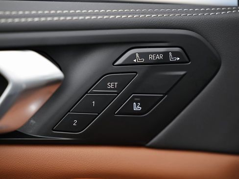 New 2026 BMW X7 xDrive40i w/ M Sport Package image 17