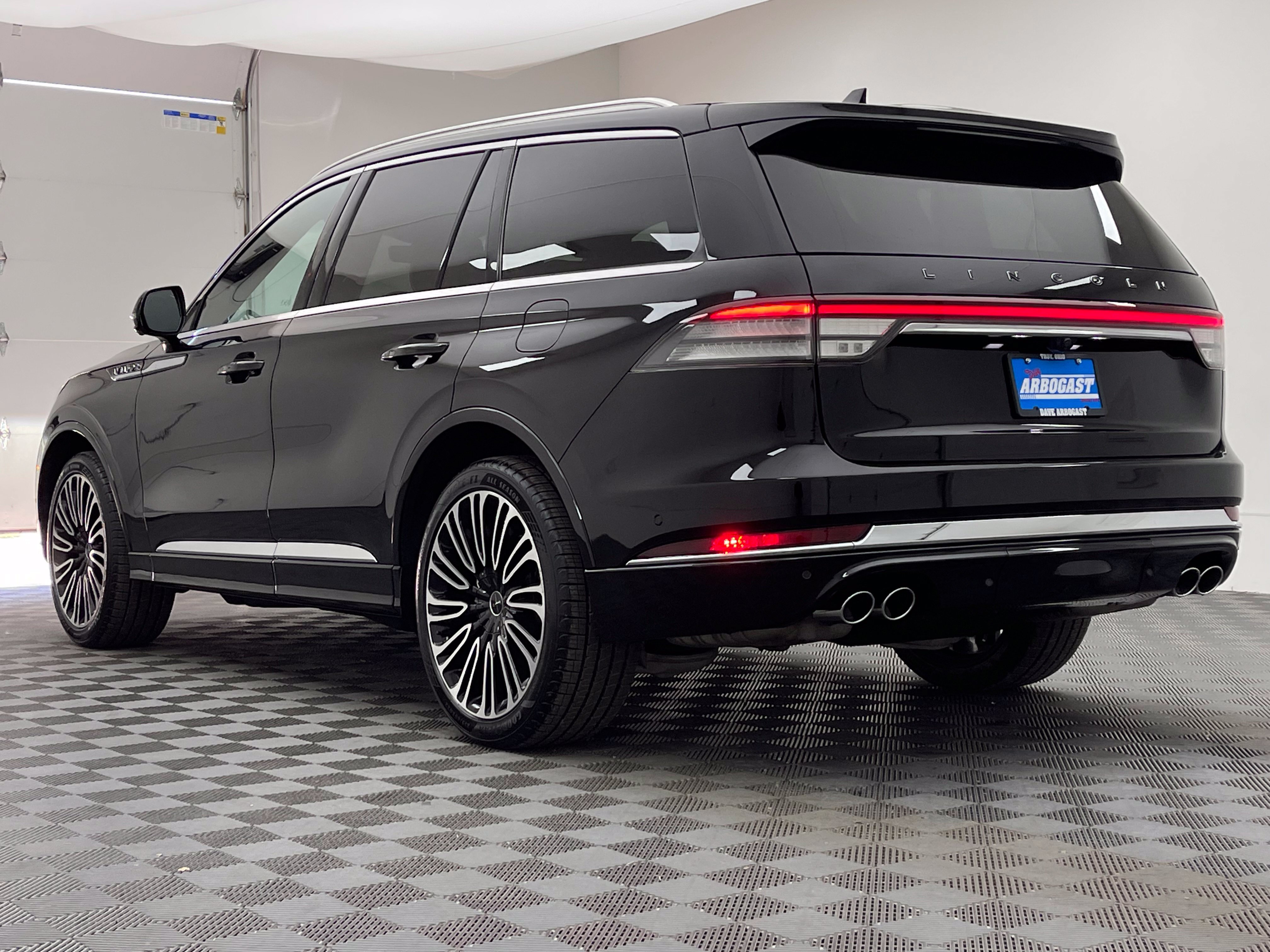 Used 2023 Lincoln Aviator Black Label w/ Dynamic Handling Package AWD/4WD image 13