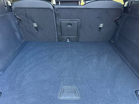 Used 2025 Volvo XC60 B5 Plus image 18