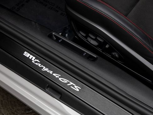 Certified 2022 Porsche 911 Targa 4 GTS image 31