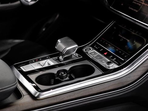 Used 2023 Audi Q8 Prestige image 33