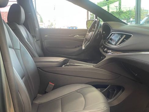Used 2023 Buick Enclave Essence AWD/4WD image 23