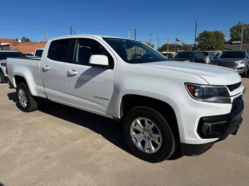 Used 2022 Chevrolet Colorado LT w/ LT Convenience Package image 8