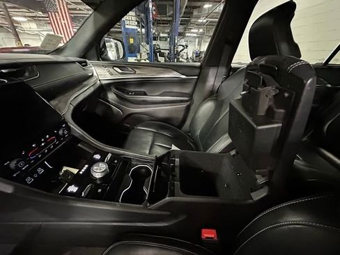 Used 2025 Jeep Grand Cherokee L Overland w/ Luxury Tech Group IV image 26