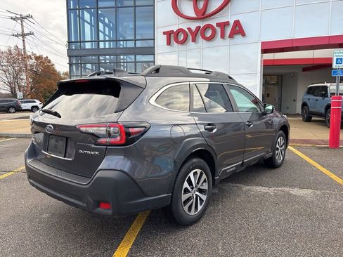 Used 2024 Subaru Outback Premium image 7