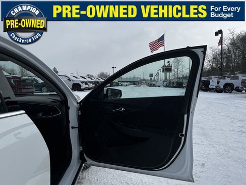 Used 2022 Chevrolet Malibu LT image 32