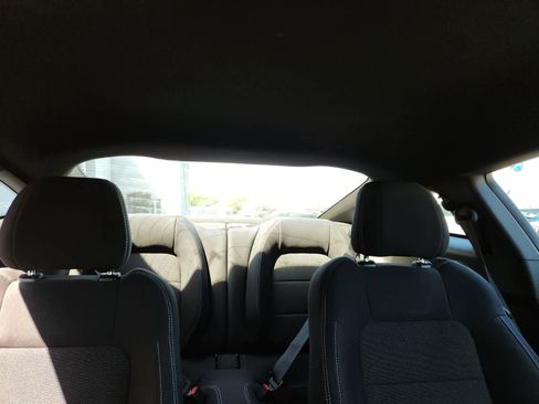 Used 2017 Ford Mustang Coupe RWD image 19