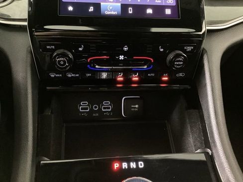 Used 2022 Jeep Grand Cherokee Altitude image 28