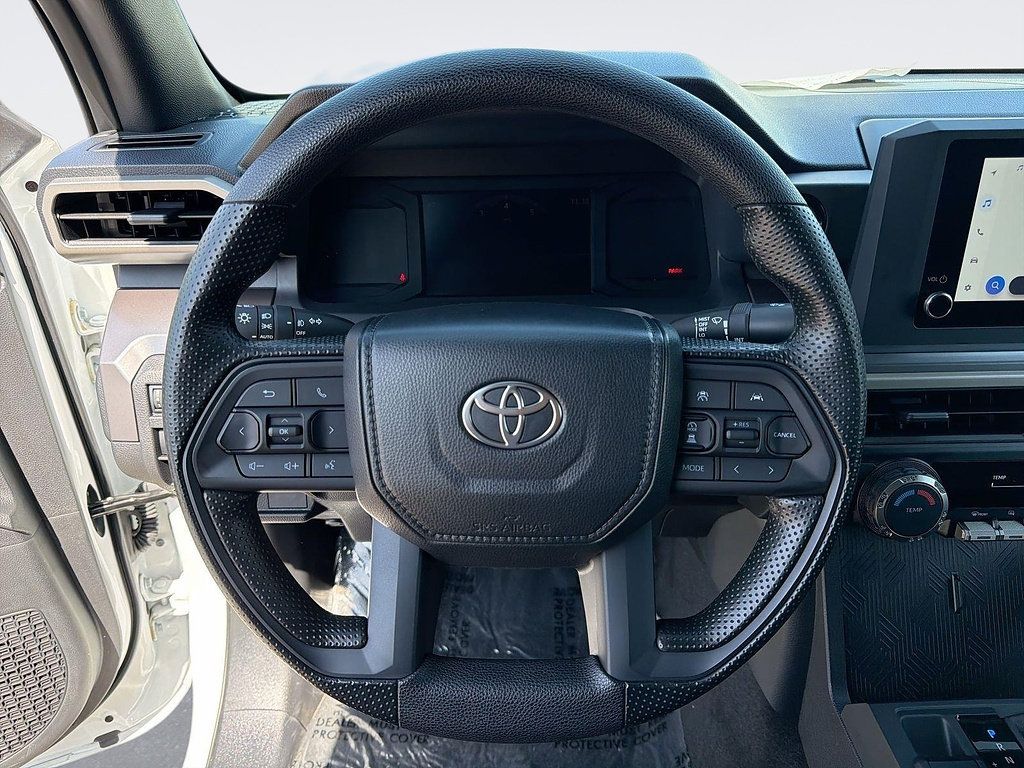 Used 2026 Toyota Tacoma SR5 AWD/4WD image 7