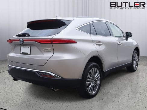 Used 2021 Toyota Venza Limited image 7