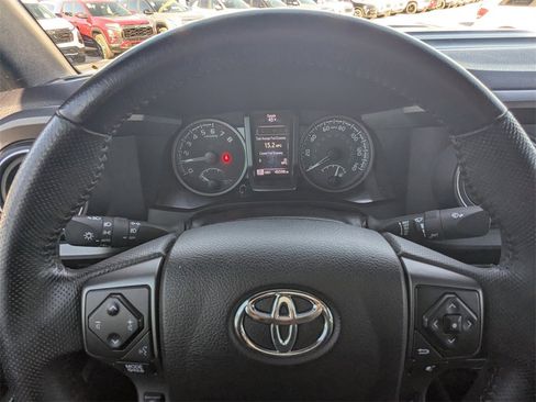 Used 2022 Toyota Tacoma TRD Sport image 28