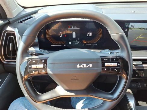 Certified 2026 Kia Sorento LX FWD image 23