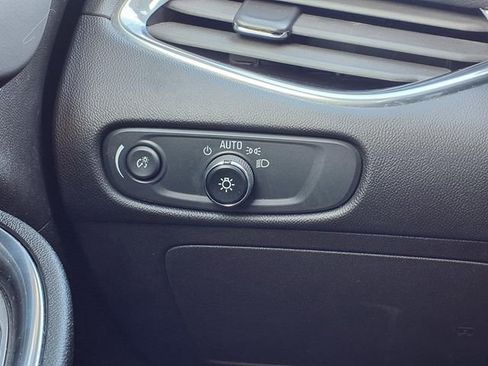 Used 2021 Chevrolet Malibu LT w/ Redline Edition image 18