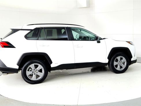 Certified 2024 Toyota RAV4 LE AWD/4WD image 6