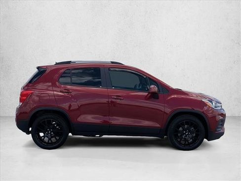 Used 2022 Chevrolet Trax LT w/ Sport Edition FWD image 4