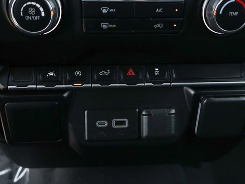 Used 2022 Chevrolet Silverado 1500 Custom image 29