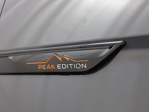 New 2026 Volkswagen Atlas Peak Edition image 4