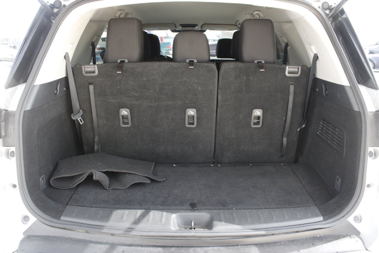Used 2023 Nissan Pathfinder SV AWD/4WD image 6