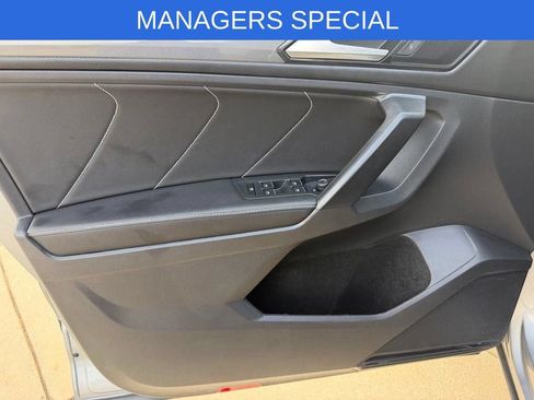 Used 2023 Volkswagen Tiguan SE FWD image 10