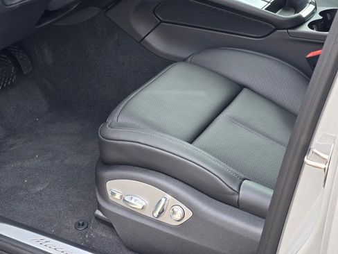 New 2026 Porsche Macan S image 20