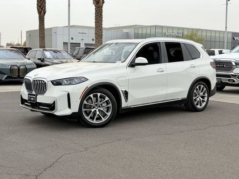 Used 2025 BMW X5 xDrive50e AWD/4WD image 2