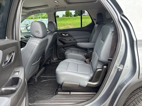 Used 2021 Chevrolet Traverse LT w/ LT Premium Package FWD image 24