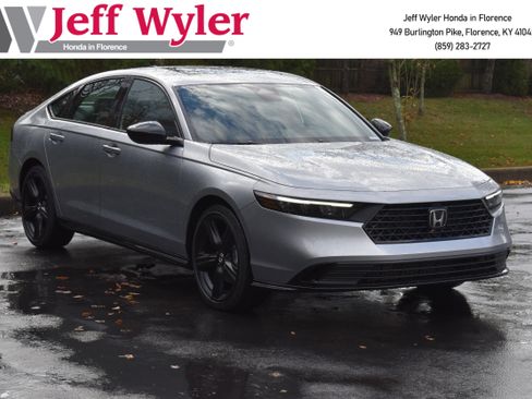 Used 2025 Honda Accord Sport image 1