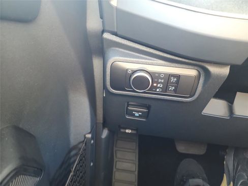 New 2025 Ford Bronco 4-Door image 31