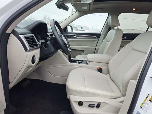 Used 2019 Volkswagen Atlas SE w/ Panoramic Sunroof Package image 9
