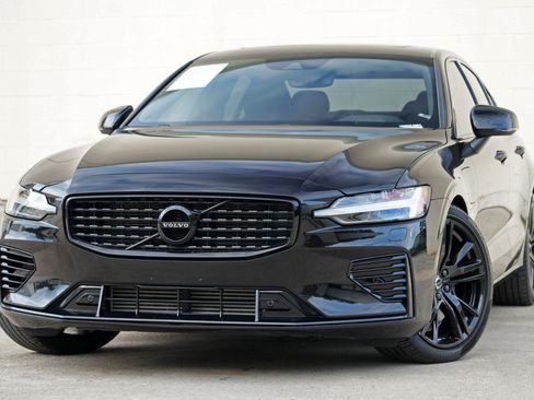 Used 2022 Volvo S60 T8 R-Design w/ Climate Package AWD/4WD image 3