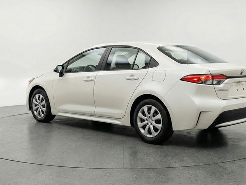 Used 2025 Toyota Corolla LE image 6