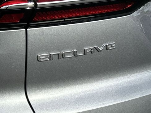 Used 2025 Buick Enclave Preferred w/ Power Package image 32